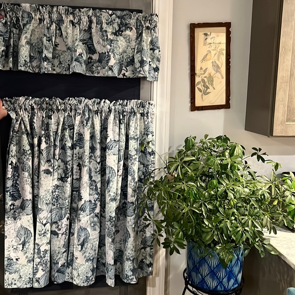Handmade curtain panels and valances. Blue flowered pattern. - Picture 2 of 10